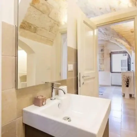 Casa Leo With Jacuzzi Apartmán *
